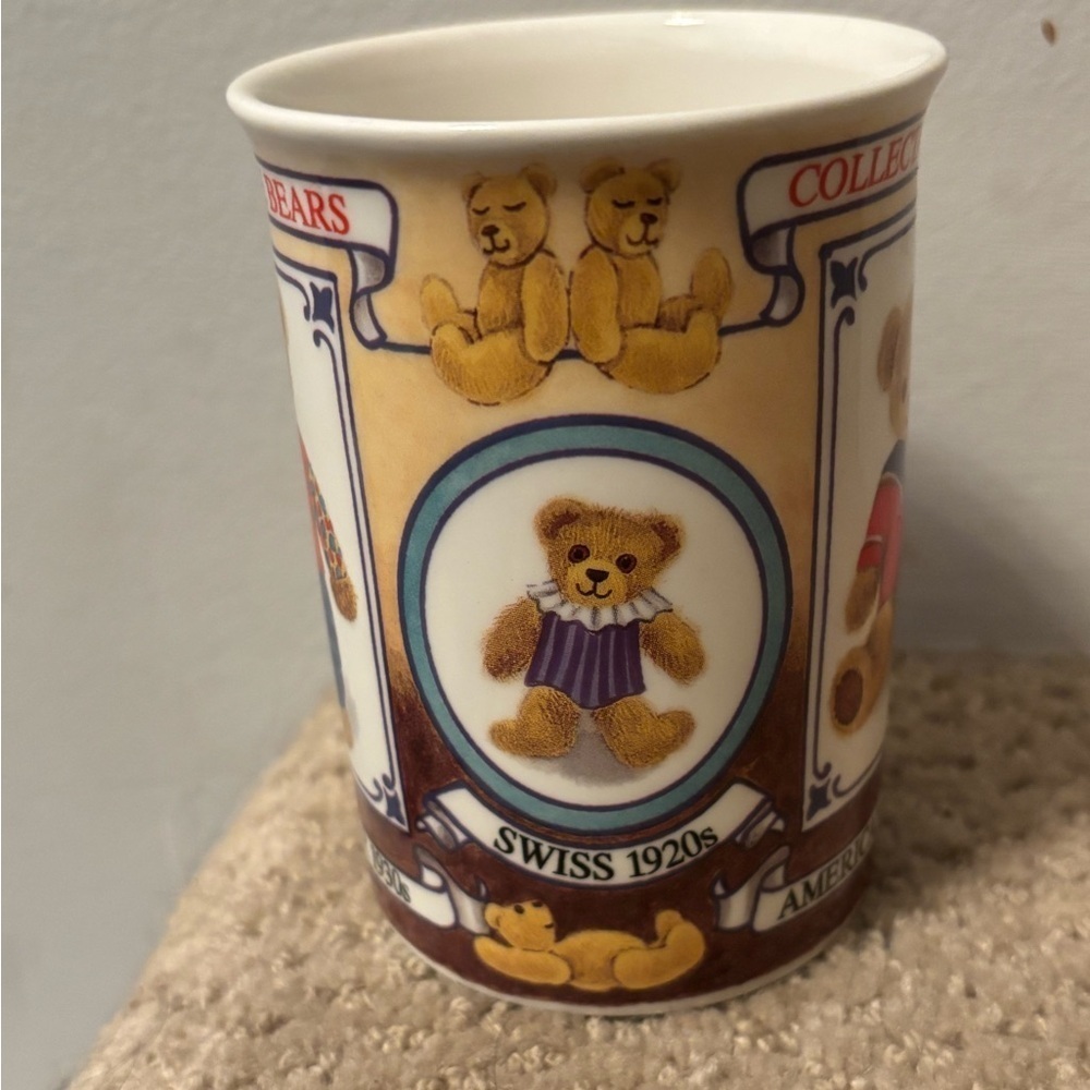 Roy Kirkham Dutch/Swiss/American Bears Bone China Mug 8oz Bear Collectable 1999 - Picture 4 of 7